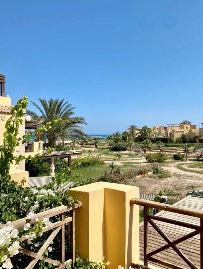 A Sea View Spacious Cheering 5 Bedroom Villa Ain Sokhna "Ain Bay" فيلا كاملة للإيجار قرية العين باي Ajn-Szuhna Kültér fotó