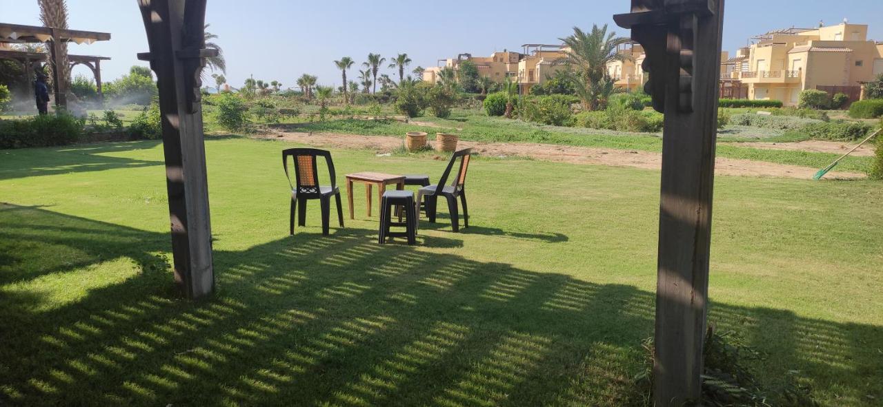 A Sea View Spacious Cheering 5 Bedroom Villa Ain Sokhna "Ain Bay" فيلا كاملة للإيجار قرية العين باي Ajn-Szuhna Kültér fotó